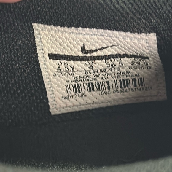 Nike Bravata Neon Yellow/Black Soccer Cleats Youth 4, 4.5 Preowned - Picture 10 of 12